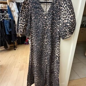 Chic Leopard Print Long Sleeve Dress